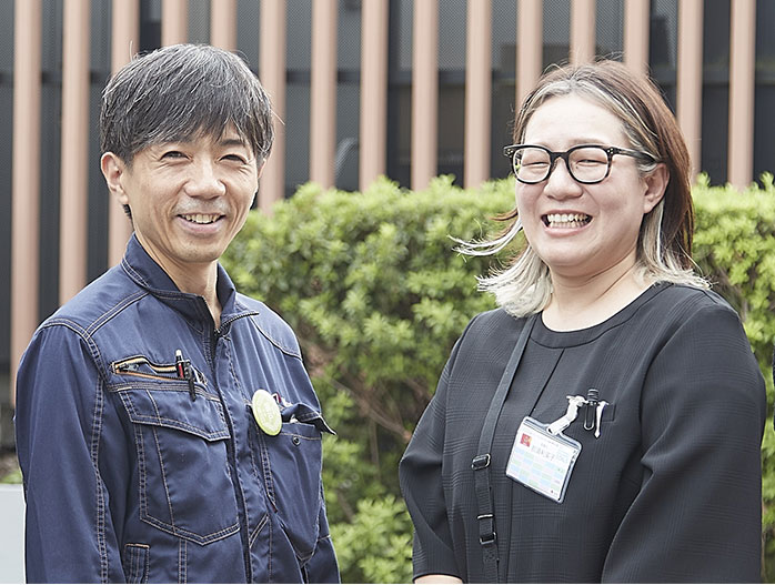 クタ石川専務（左）と那須チームリーダー