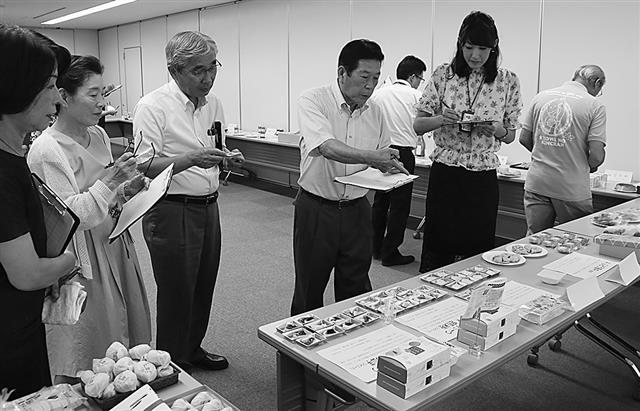 大府市観光協会が みやげ推奨品選定会 ２部門で計２９品決める ぶどう最中 など特別推奨品に 中部経済新聞 愛知 岐阜 三重 静岡の経済情報