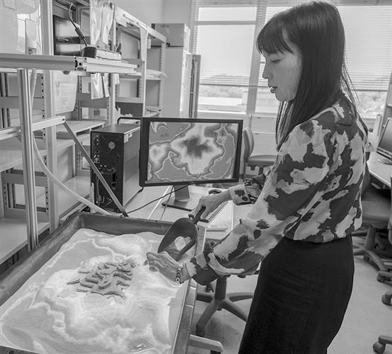 科学する人 防災研究者の 猪股雅美さん 2 やぶをかき分け山中巡る 現場にこそ手掛かり 中部経済新聞 愛知 岐阜 三重 静岡の経済情報 科学する人 防災研究者の 猪股雅美さん 2 やぶをかき分け山中巡る 現場にこそ手掛かり 中部経済新聞 愛知 岐阜 三重 静岡の経済情報