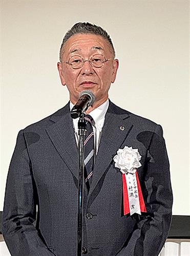 あいさつする村瀬会長