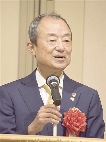 活動方針を説明する速水ガバナー