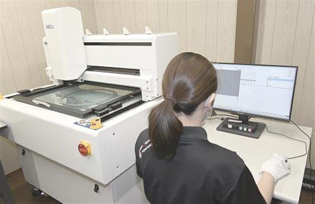 検査体制の中核を担う2次元測長機