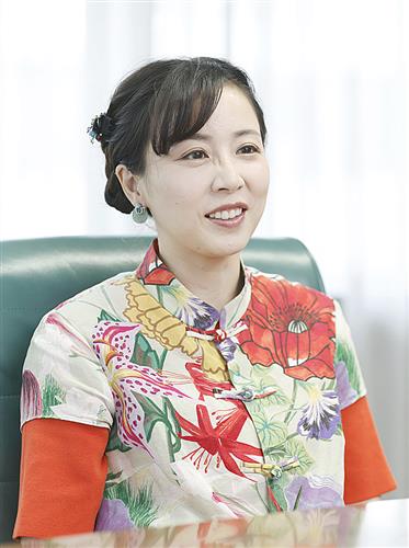 「彼女たちに似合う京都と東京の風景がたくさんあった。私にとって印象が強い二つの都市のことも詰め込みたかった」と話す綿矢りささん