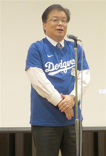 あいさつする倉成市長