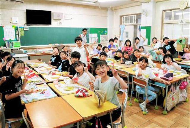 給食の献立作成にAIを活用する(市提供)