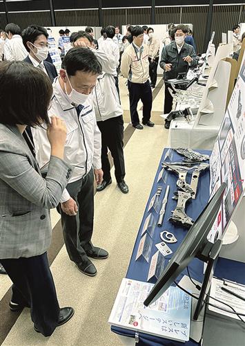 軽量化対応などさまざまな技術を紹介した