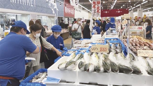 生鮮への信頼をベースに客から選ばれる商品群を拡大する(写真は関西地方の店舗)