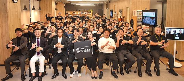 採択チームとメンターが集まった