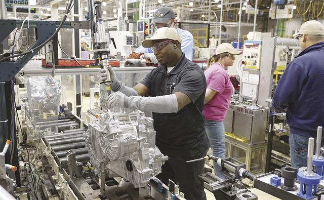 トヨタ自動車の米国内の工場(トヨタ提供、共同)