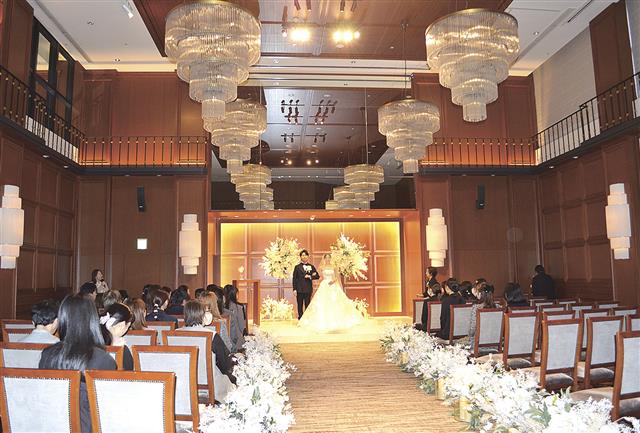 新設した結婚式場「ザ ライブラリー」