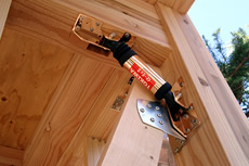 あらゆる木造住宅に設置可能な油圧振震装置