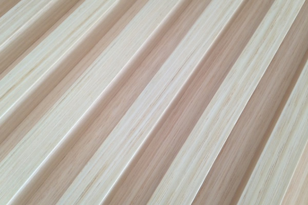 リブ天井　～天然木の温かみと直線美を設える～